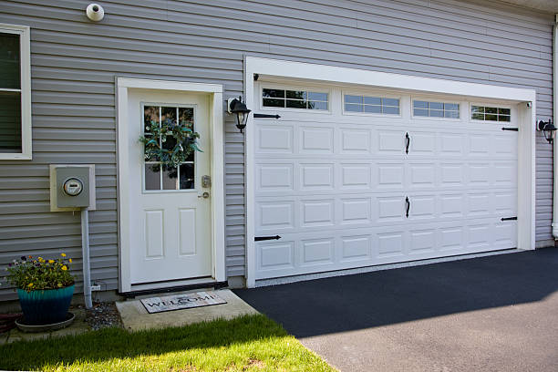 24/7 Emergency Garage Door Panel Replacement experts in Menlo Park, CA